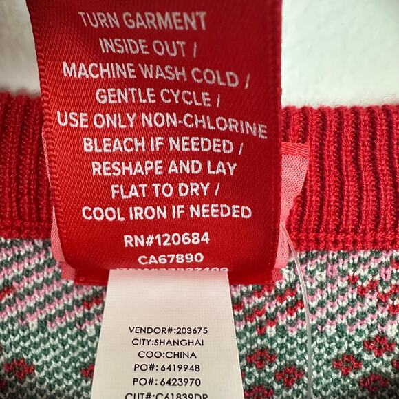 NWT BoxLunch Strawberry Shortcake Wreath Portrait Red Knit Holiday Sweater XS - Picture 11 of 11